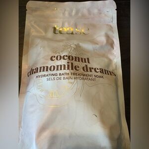 Luxurious Chamomile Coconut Bath Soak